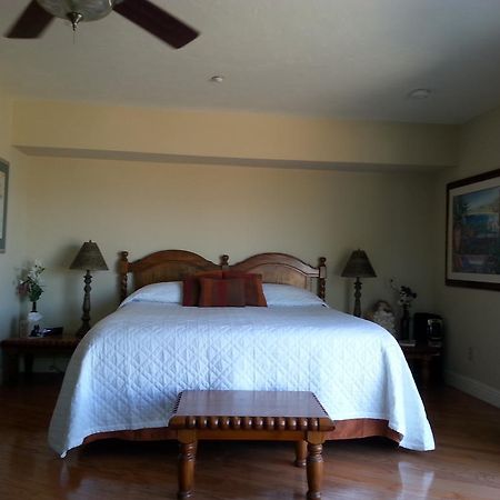 Yosemite Sierra View Bed & Breakfast Оукхърст Екстериор снимка