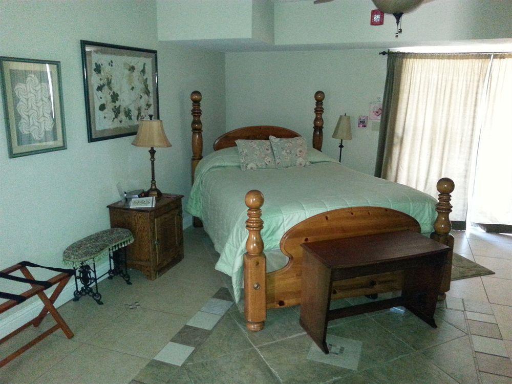 Yosemite Sierra View Bed & Breakfast Оукхърст Екстериор снимка