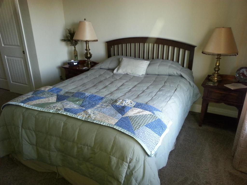 Yosemite Sierra View Bed & Breakfast Оукхърст Стая снимка