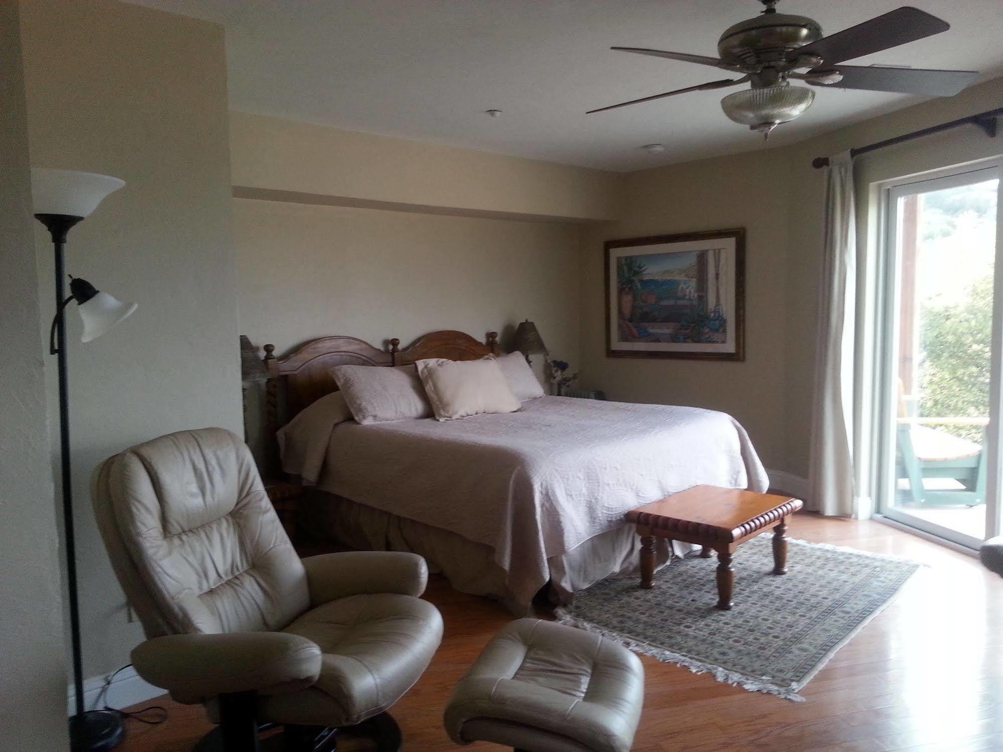 Yosemite Sierra View Bed & Breakfast Оукхърст Екстериор снимка