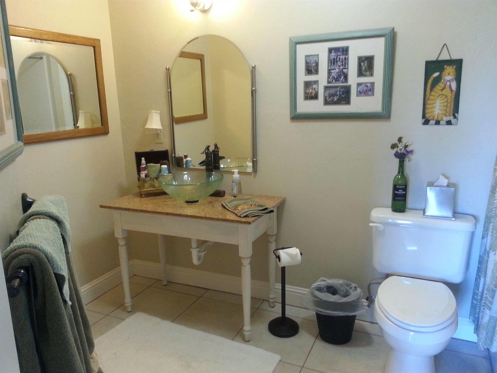 Yosemite Sierra View Bed & Breakfast Оукхърст Екстериор снимка