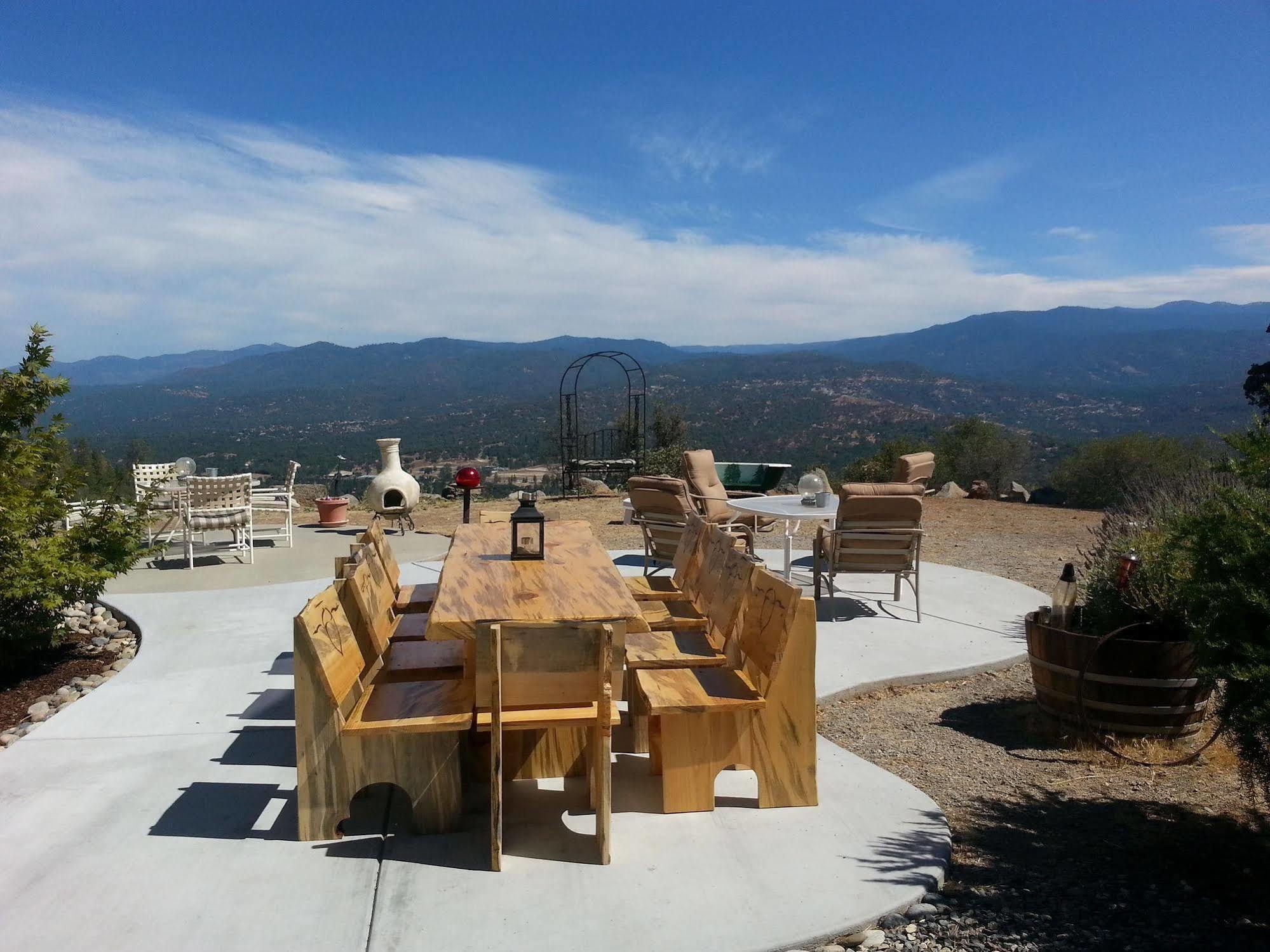 Yosemite Sierra View Bed & Breakfast Оукхърст Екстериор снимка