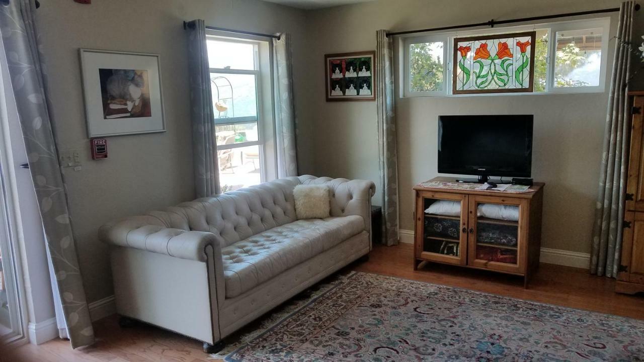 Yosemite Sierra View Bed & Breakfast Оукхърст Екстериор снимка